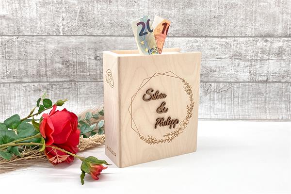Sparbuch aus Holz | personalisiert | mit Blumenkranz